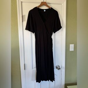Simple Old Navy Wrap dress in black size M 100% rayon